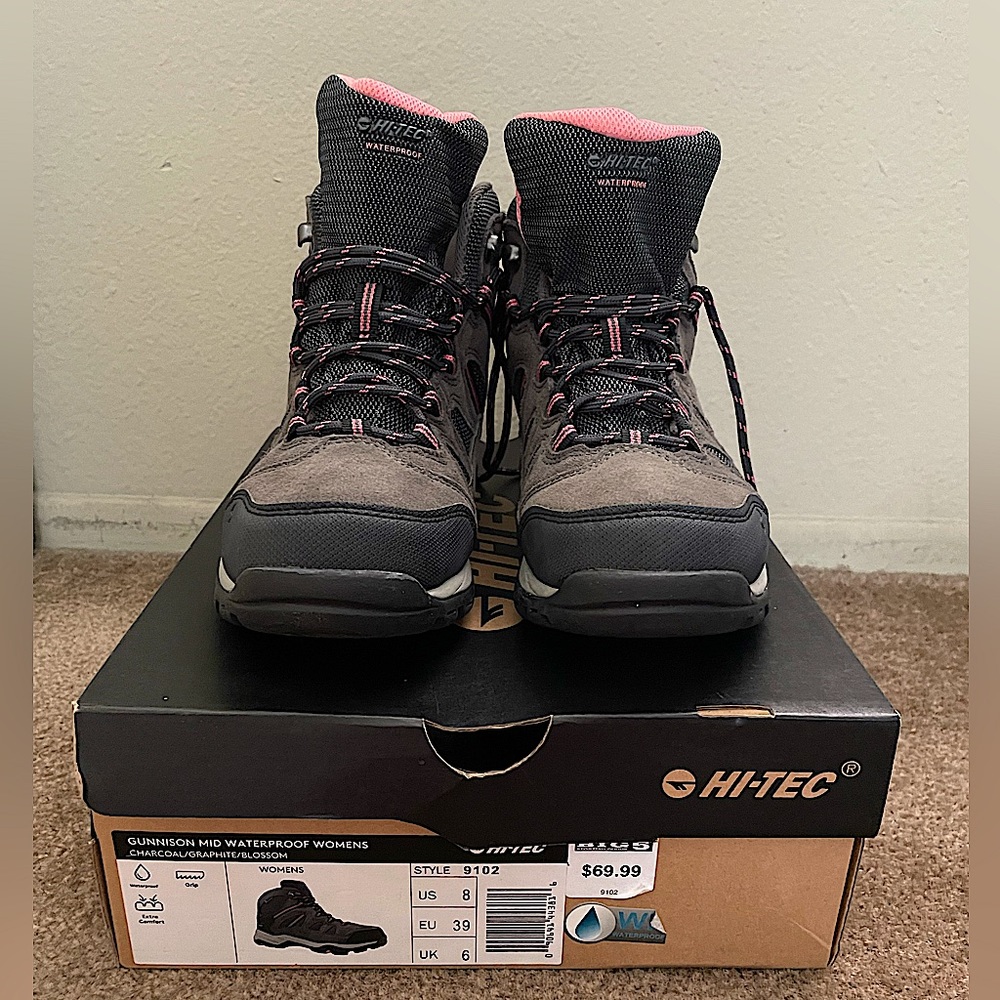 HI-TEC Gunnison Mid Waterproof hiking boots